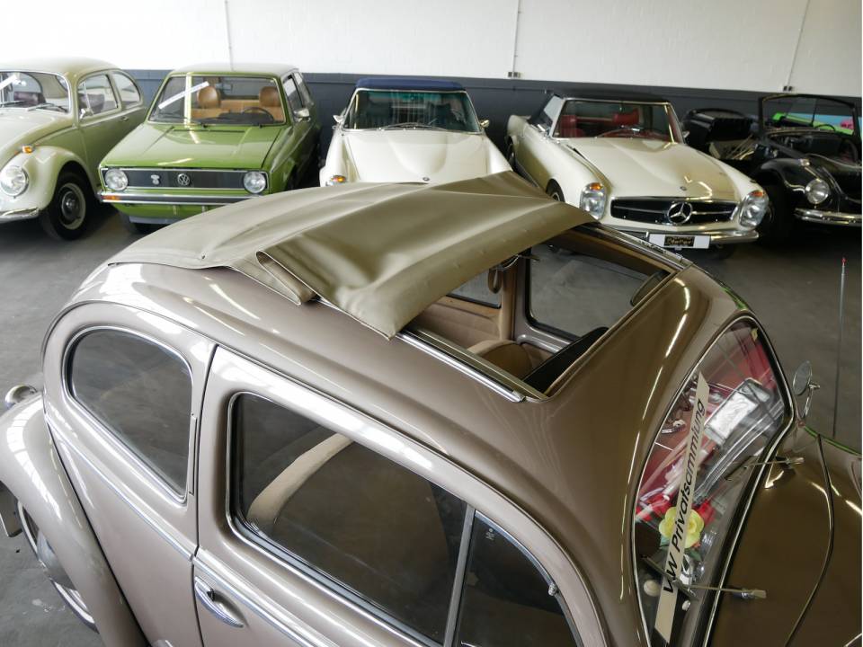 Immagine 16/27 di Volkswagen Beetle 1200 Standard &quot;Oval&quot; (1955)