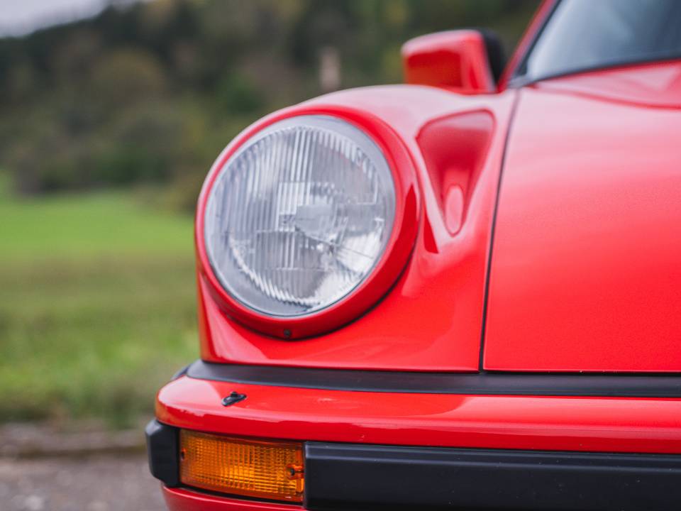 Bild 8/34 von Porsche 911 Carrera 3.2 (1986)