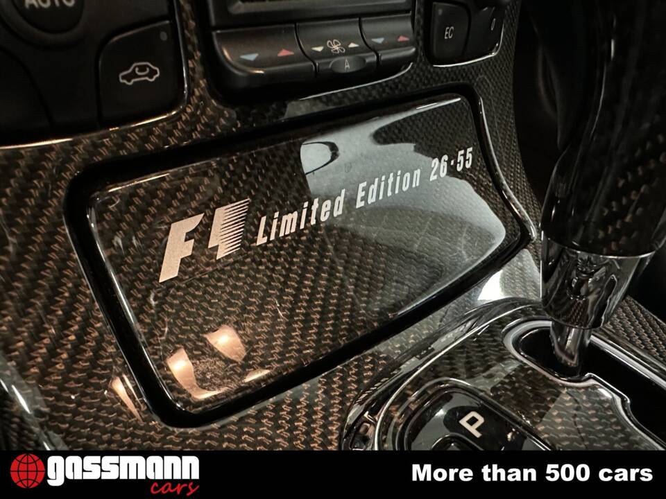 Immagine 12/15 di Mercedes-Benz CL 55 AMG (2001)