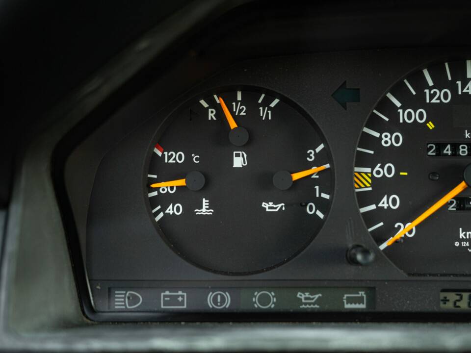 Bild 46/50 von Mercedes-Benz 300 E-24 (1989)