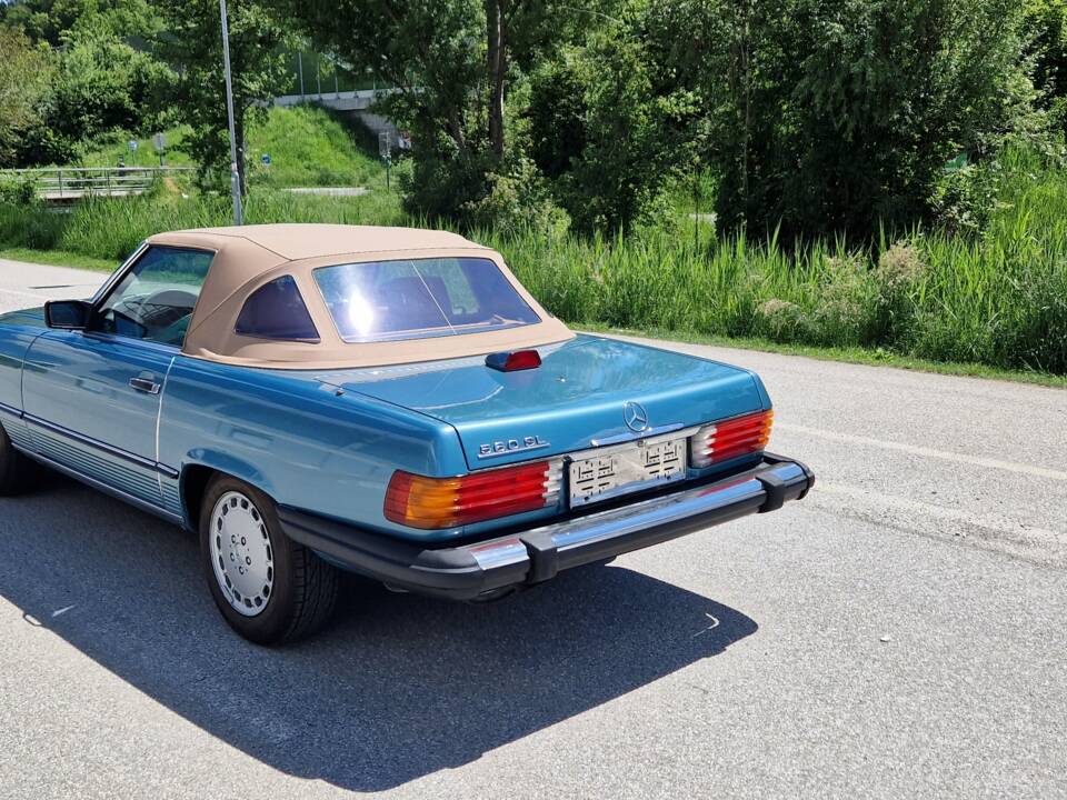 Image 10/53 de Mercedes-Benz 560 SL (1986)