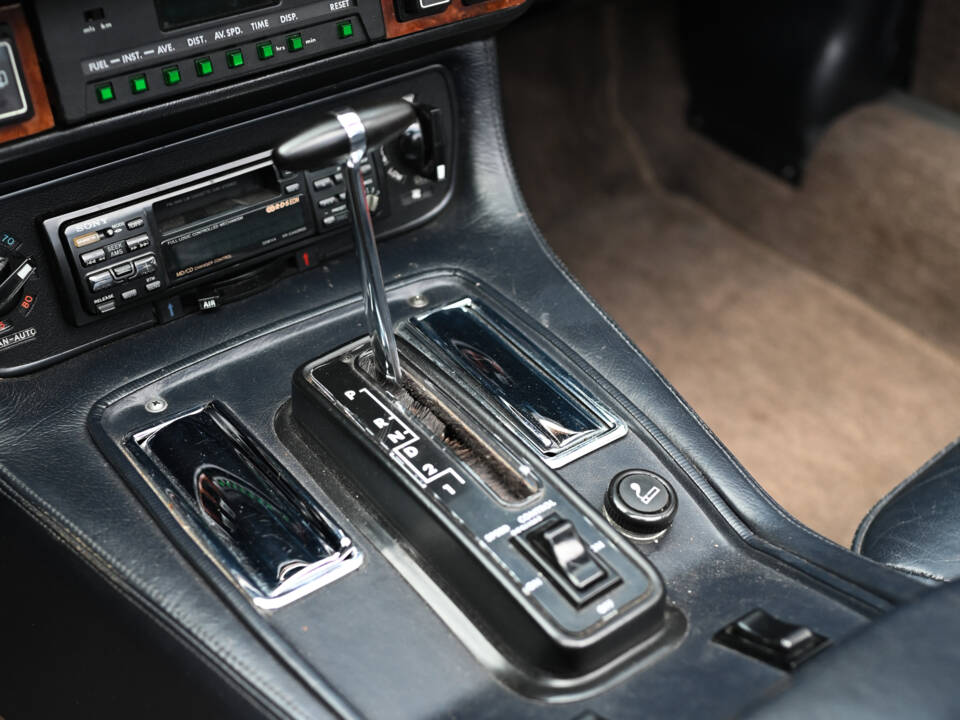 Image 20/28 of Jaguar XJ-SC H.E. (1987)