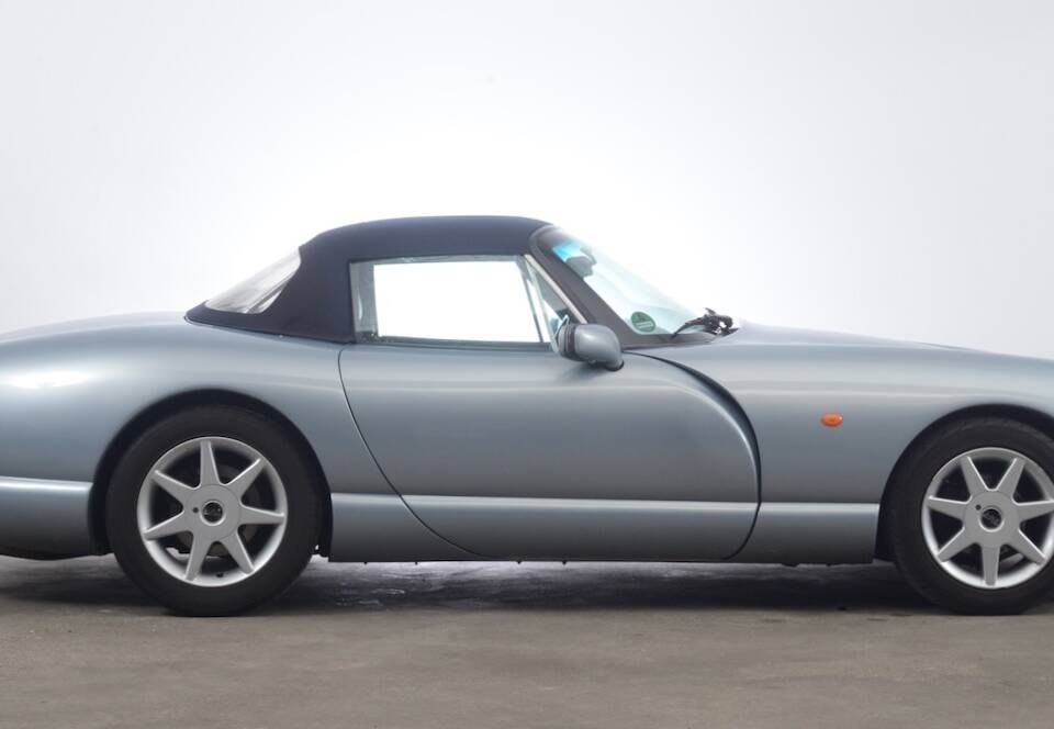 Image 4/22 de TVR Chimaera 5,0 (2000)