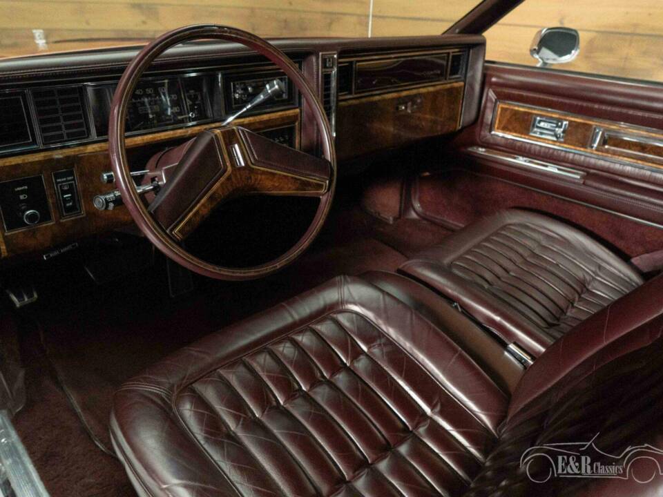 Image 2/19 de Oldsmobile Toronado (1985)