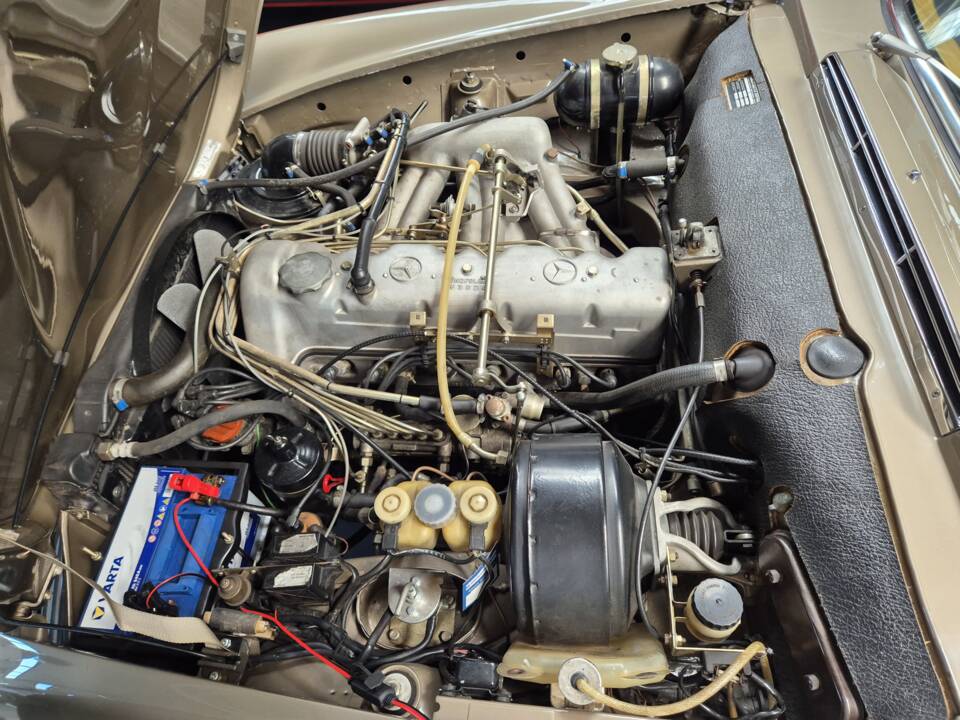 Bild 16/17 von Mercedes-Benz 280 SL (1969)