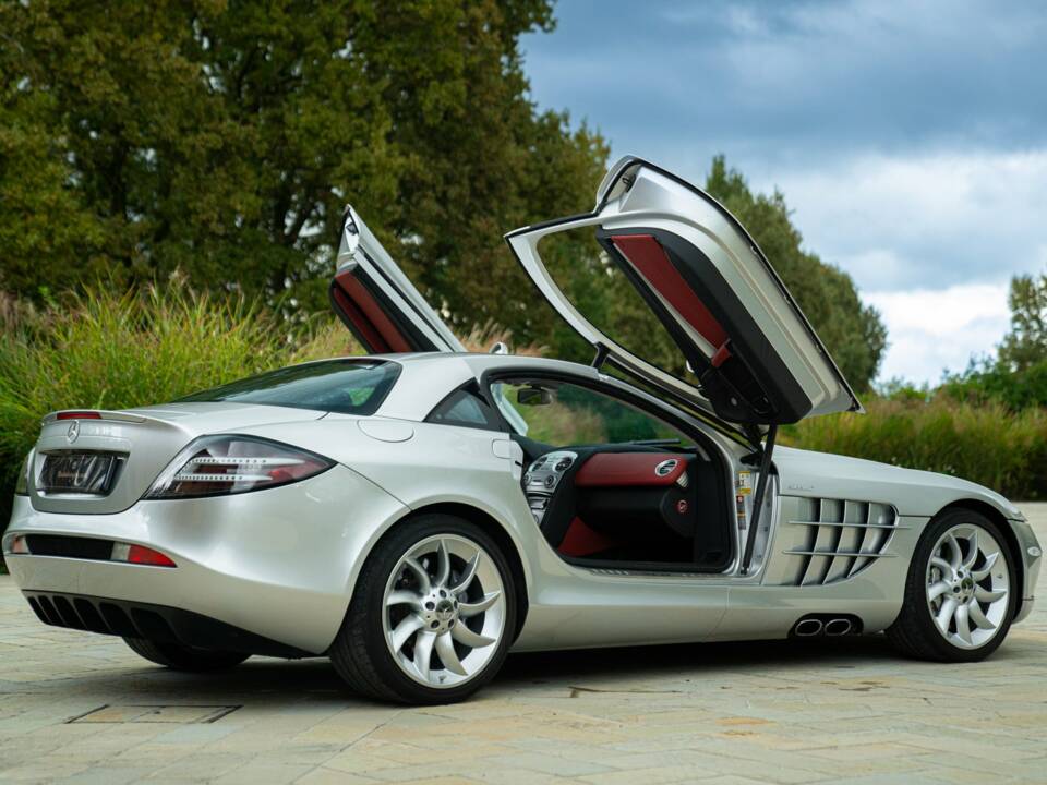 Image 10/50 of Mercedes-Benz SLR McLaren (2005)