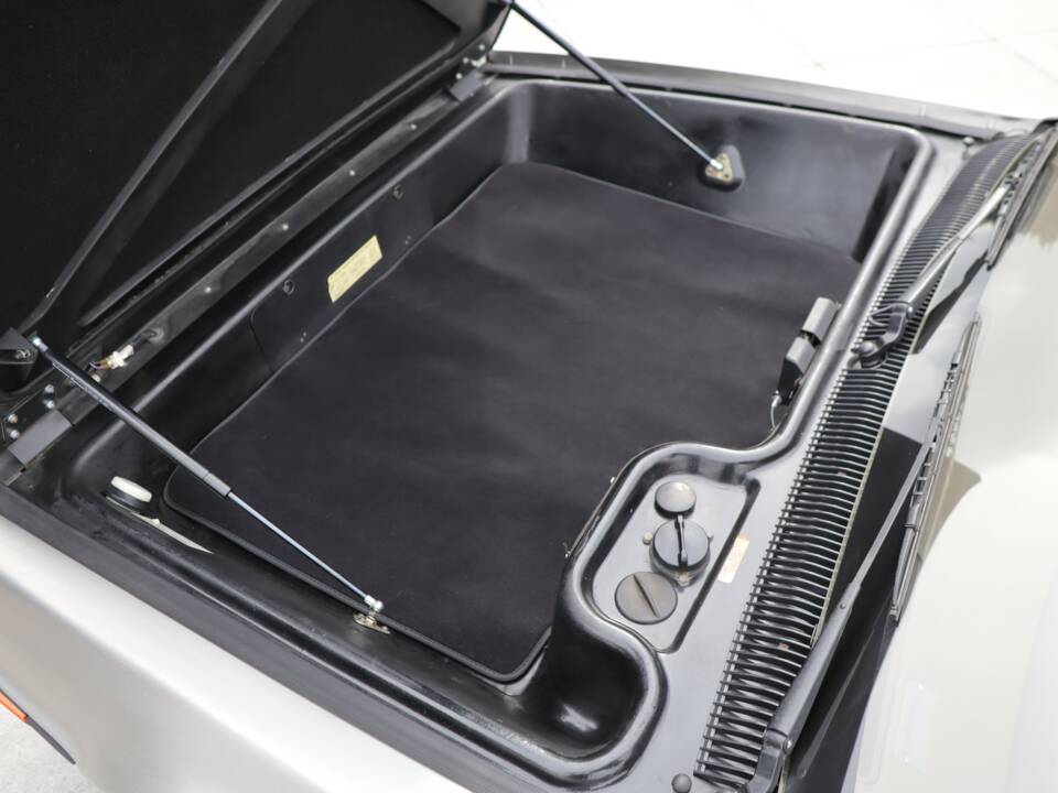 Image 25/50 de DeLorean DMC-12 (1981)