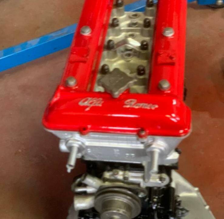 Image 15/16 of Alfa Romeo 2000 Spider Veloce (1979)