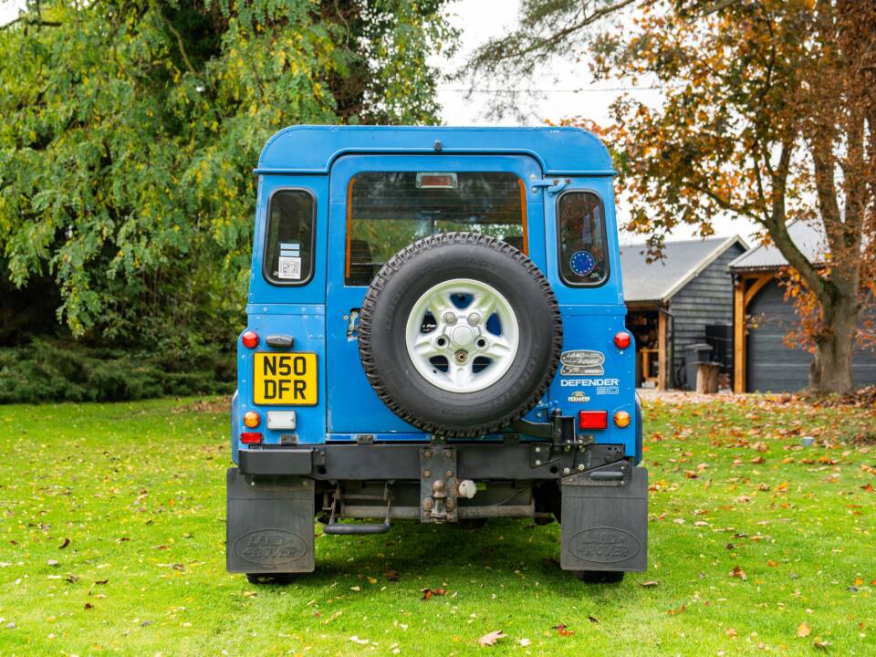 Image 22/50 of Land Rover Defender 90 "50th Anniversary" (1998)