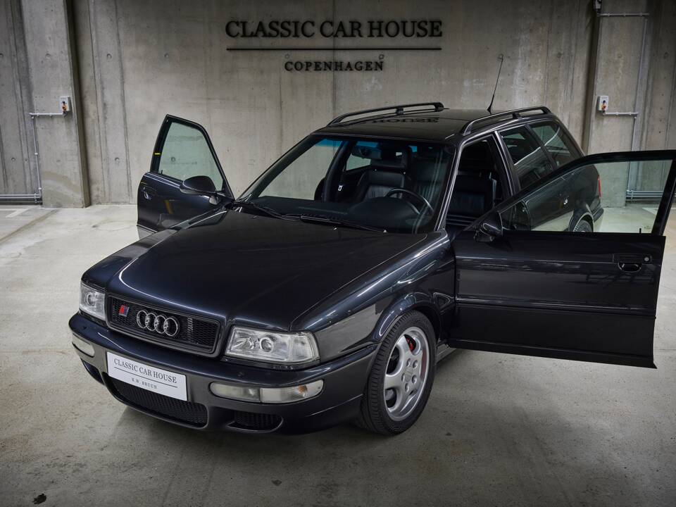 Image 14/99 of Audi RS2 Avant (1994)