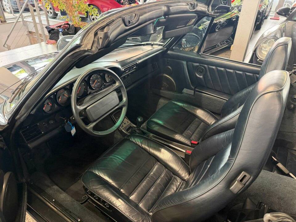 Immagine 37/40 di Porsche 911 Carrera 4 (1990)