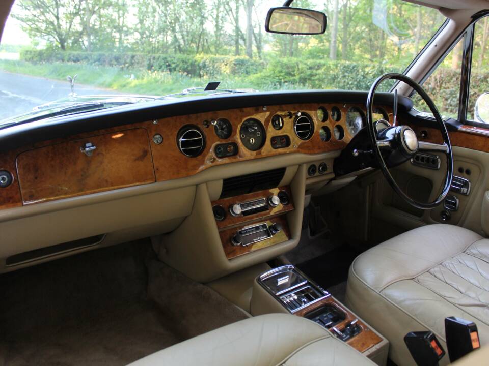 Bild 11/18 von Rolls-Royce Corniche I (1974)
