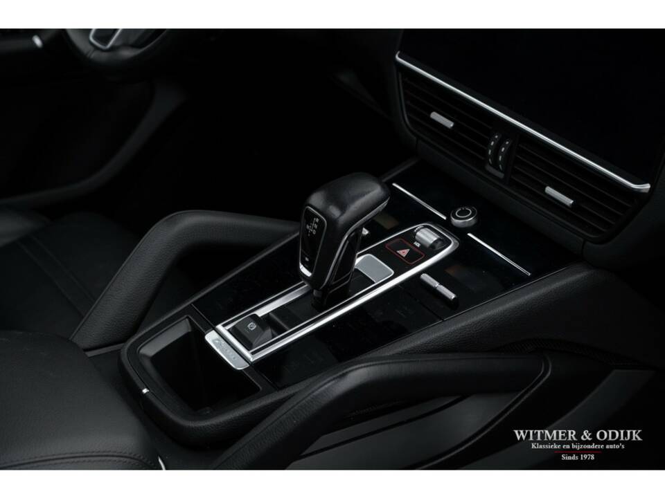 Image 32/37 of Porsche Cayenne E-Hybrid (2018)