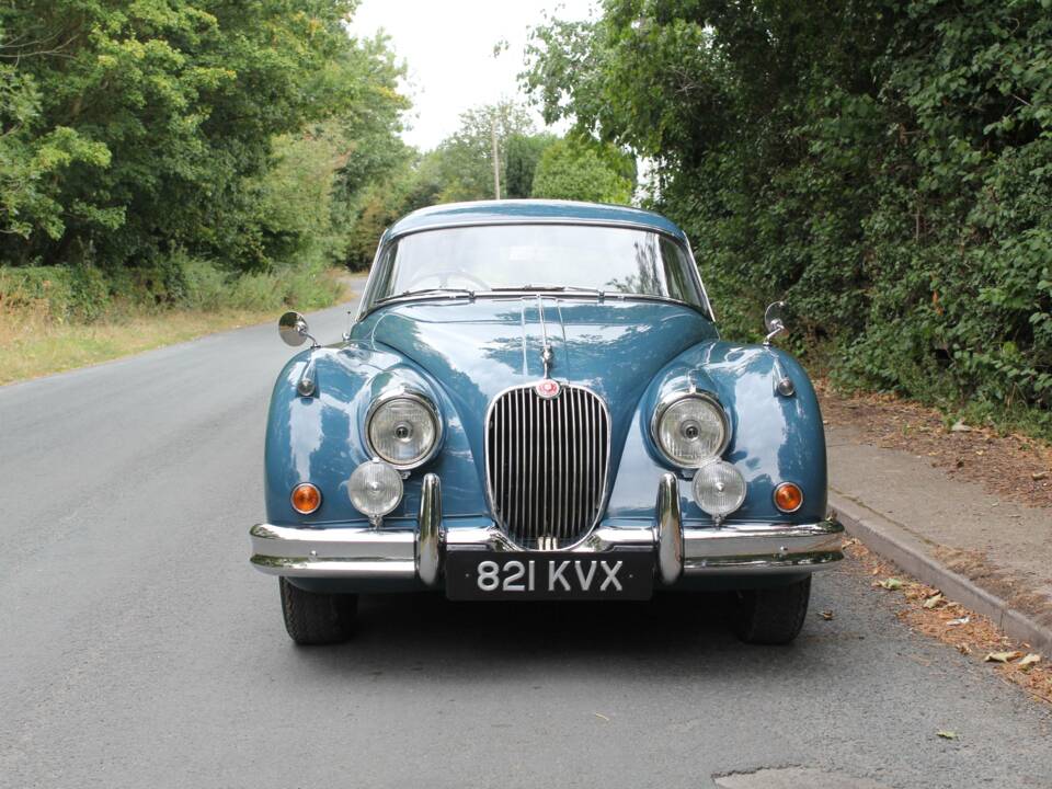 Image 2/16 of Jaguar XK 150 FHC (1958)