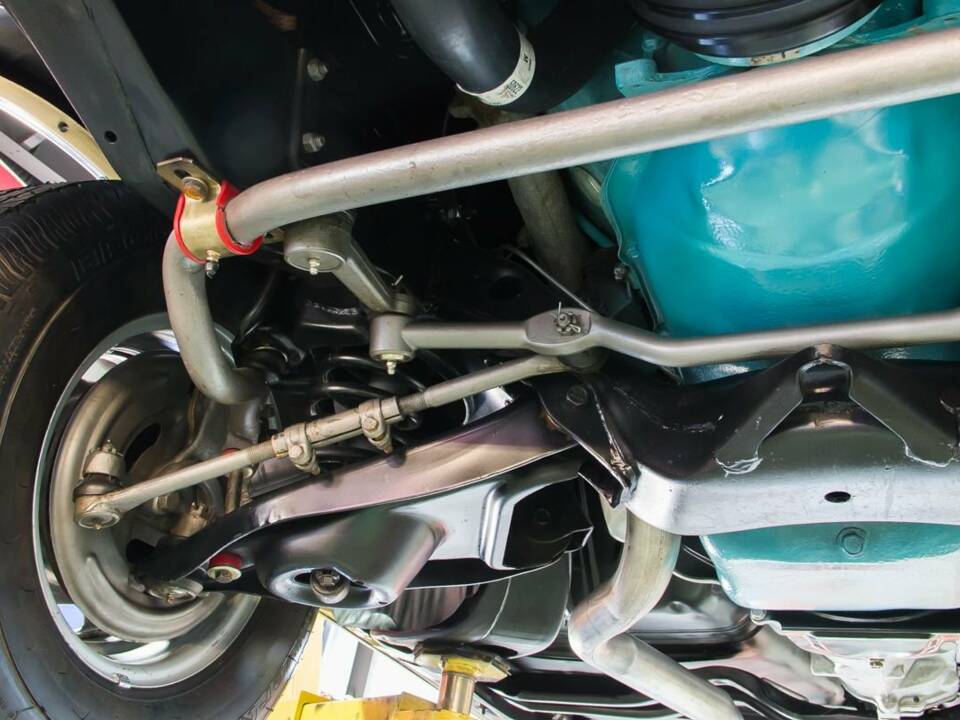 Image 18/26 of Pontiac GTO Tri-Power (1965)