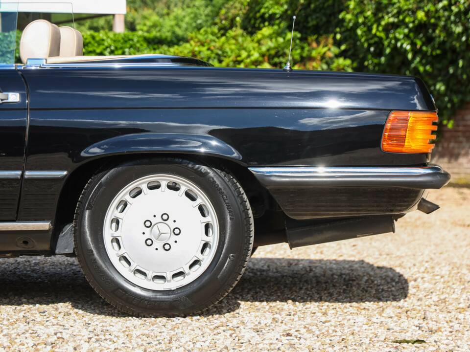 Image 22/50 de Mercedes-Benz 420 SL (1986)