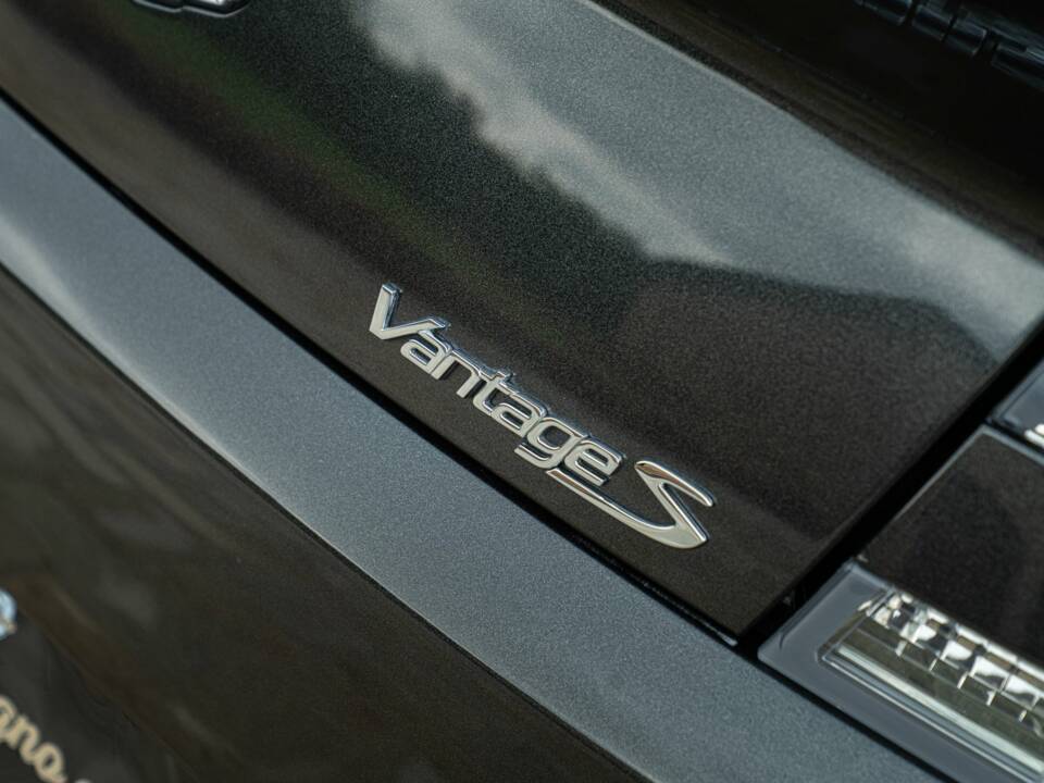 Afbeelding 23/50 van Aston Martin V8 Vantage S (2013)