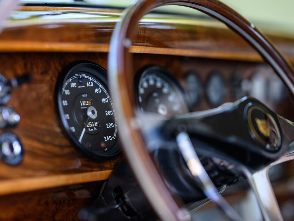 Immagine 16/64 di Jaguar Mk II 3.8 (1961)