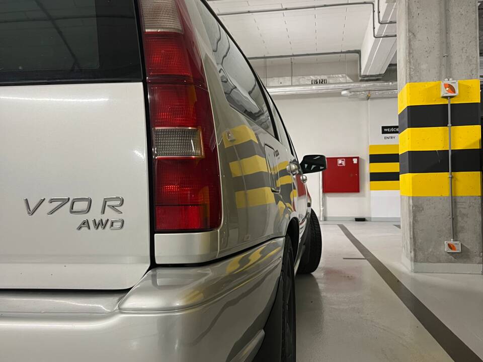 Bild 9/34 von Volvo V70 R AWD (1998)
