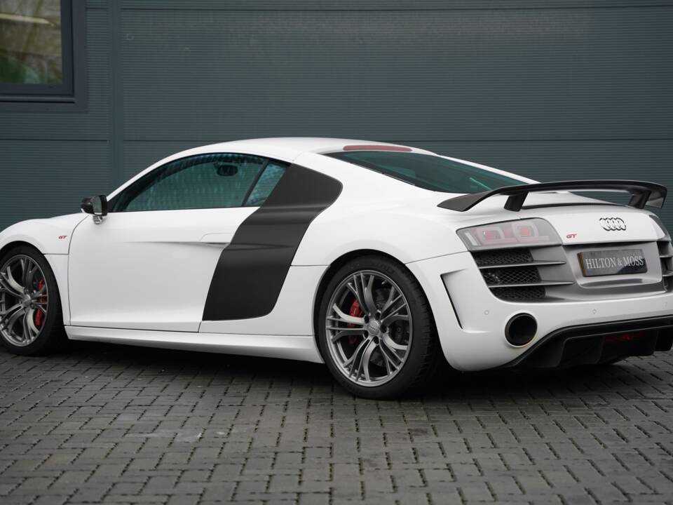 Bild 2/50 von Audi R8 GT (2011)