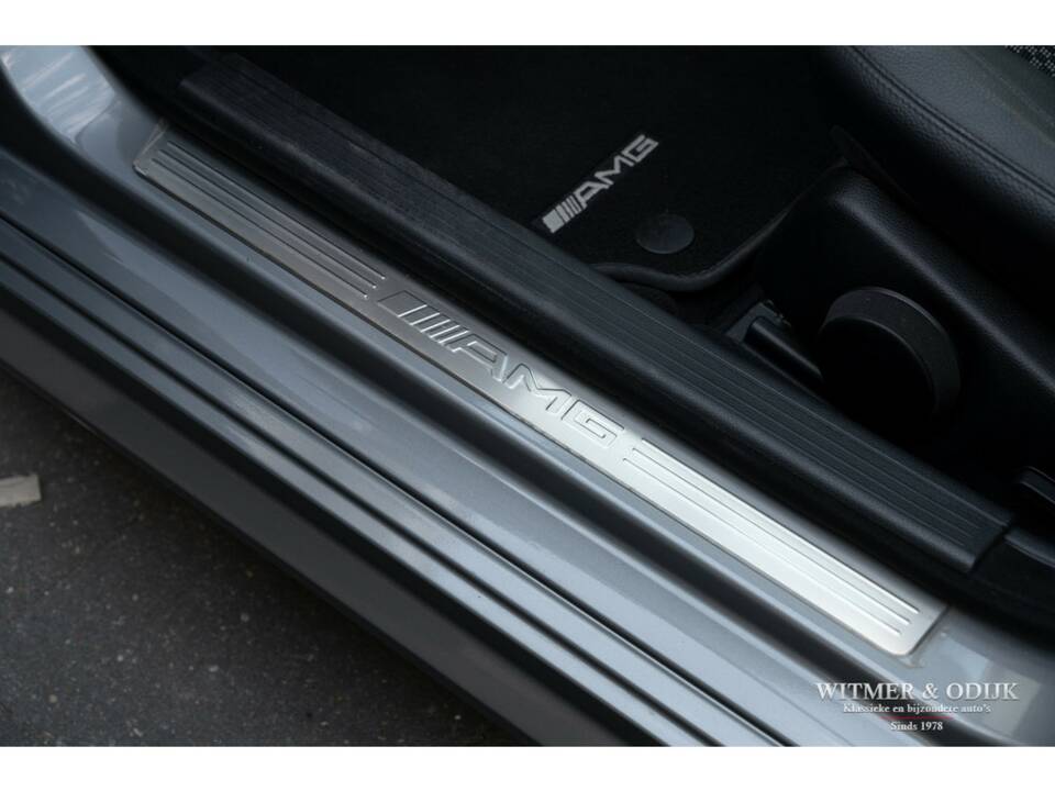 Imagen 29/40 de Mercedes-Benz C 63 AMG T (2009)