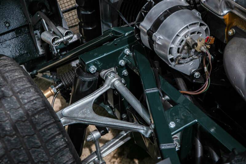 Image 18/36 de Jaguar E-Type (1967)