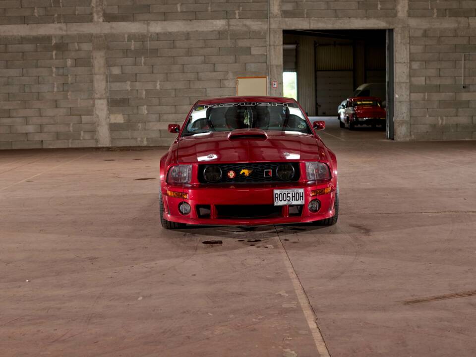 Image 18/68 of Ford Mustang GT (2005)