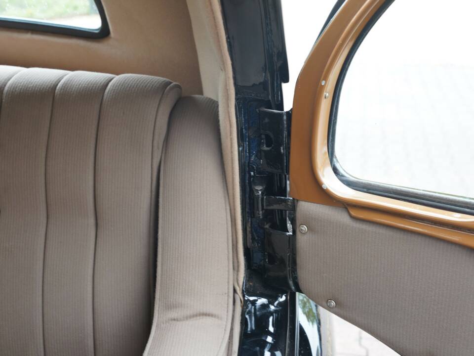 Image 43/50 of FIAT 1100 B (1947)