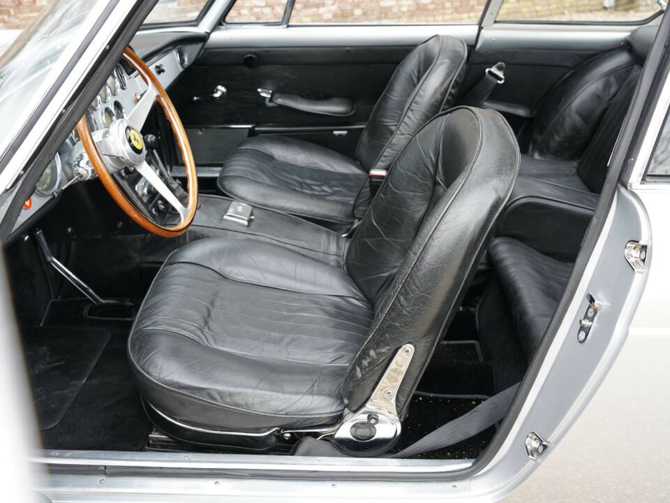 Immagine 2/50 di Ferrari 250 GT 2+2 (1964)