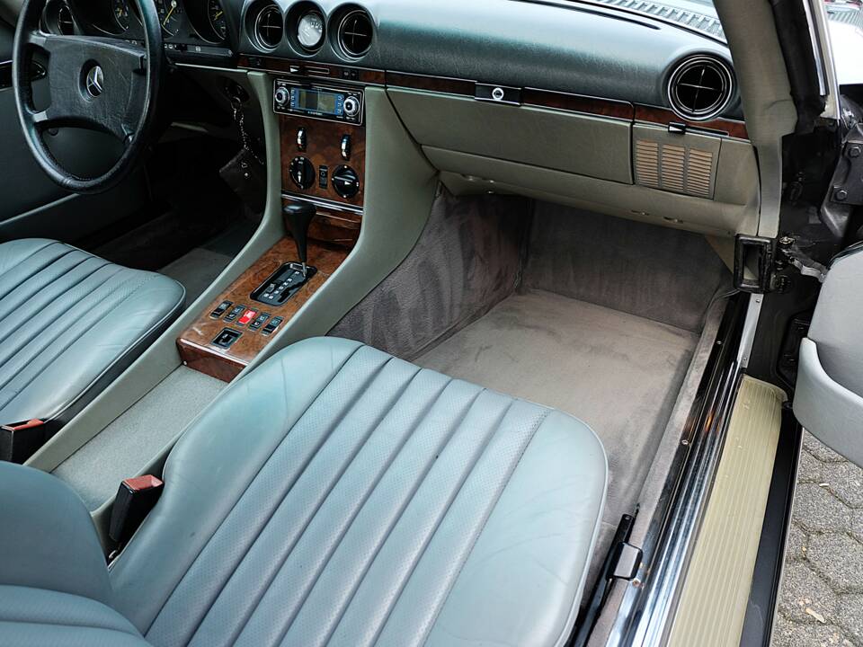 Immagine 24/43 di Mercedes-Benz 300 SL (1987)
