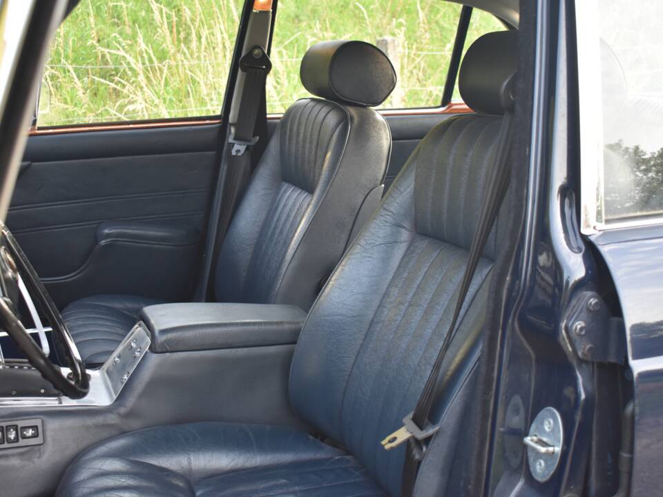 Bild 17/37 von Jaguar XJ 6 4.2 (1972)
