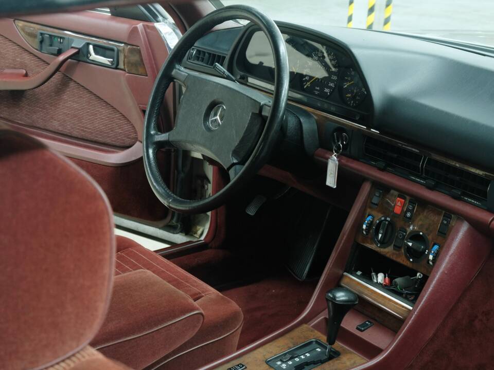 Bild 41/50 von Mercedes-Benz 560 SEC (1986)