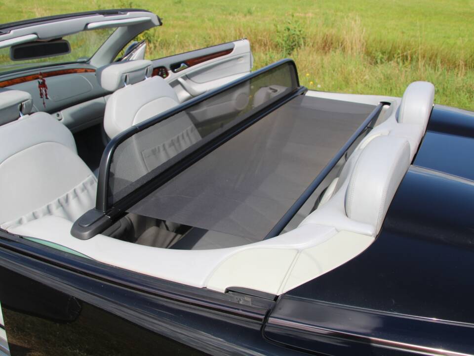 Bild 14/42 von Mercedes-Benz CLK 430 (2002)