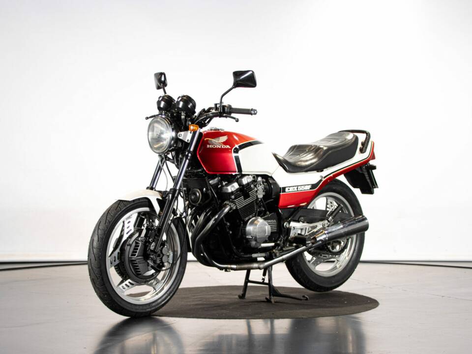 Immagine 8/50 di Honda CBX 550 F (1982)