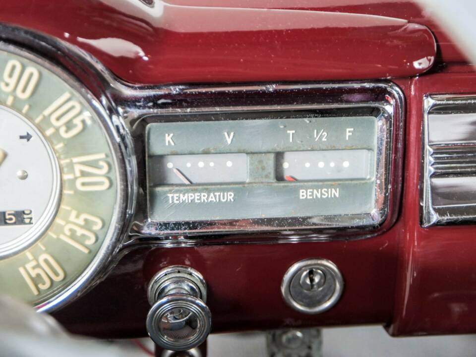 Image 21/50 of Volvo PV 444 (1953)