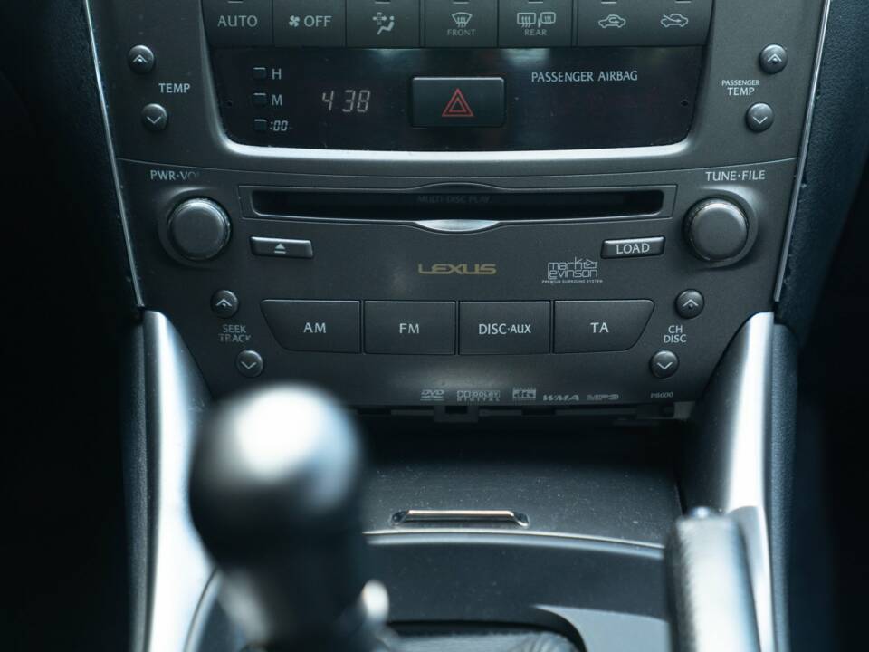 Afbeelding 35/50 van Lexus IS 220d (2006)