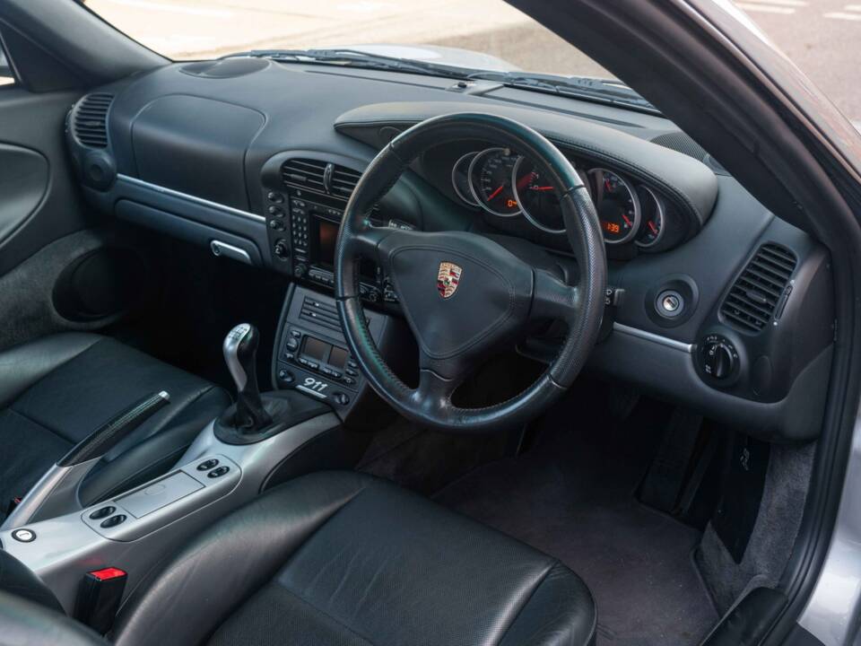 Image 35/41 of Porsche 911 Carrera (2004)