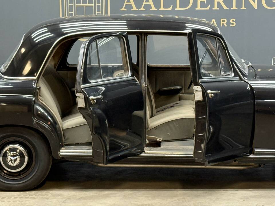 Image 40/50 of Mercedes-Benz 220 S (1955)