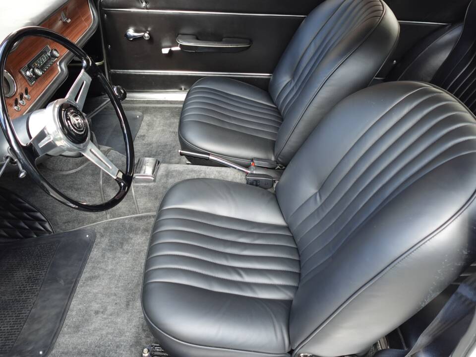 Bild 14/67 von Alfa Romeo Giulia 1300 GT Junior (1968)