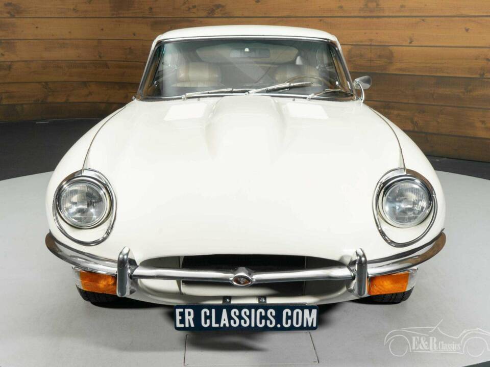 Image 15/19 de Jaguar E-Type (1969)