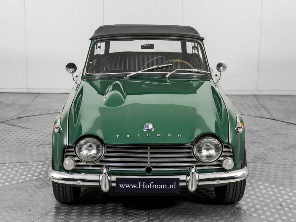 Bild 39/50 von Triumph TR 4A (1966)