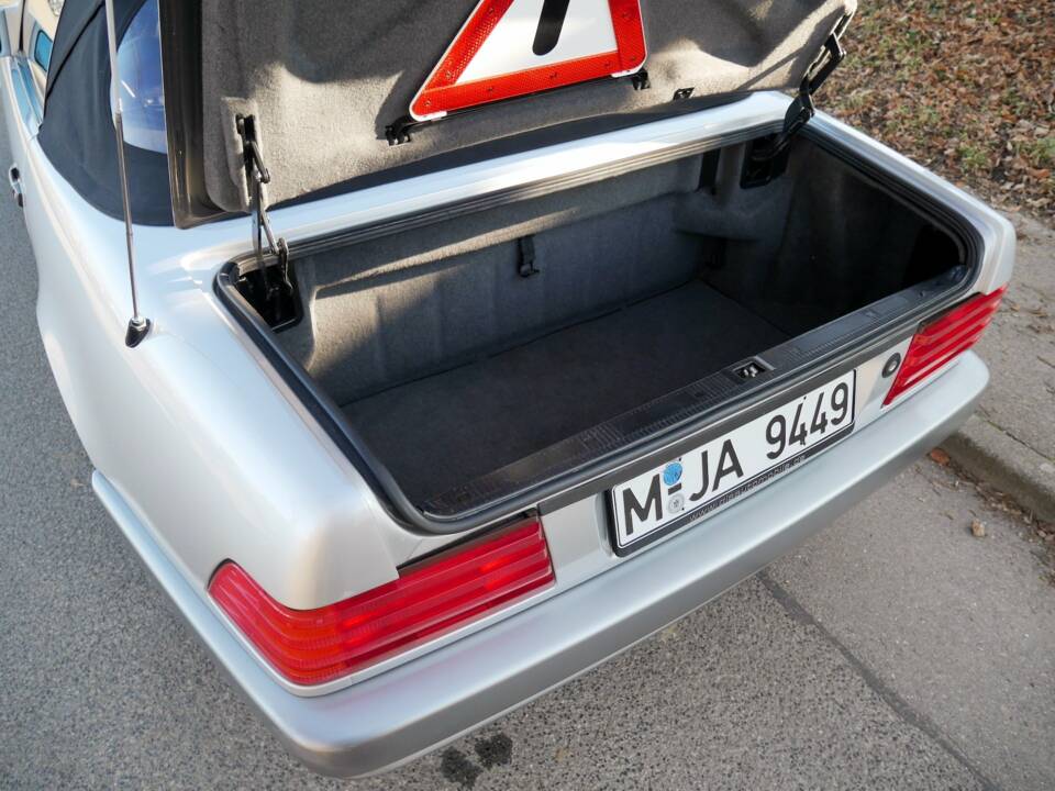 Bild 19/26 von Mercedes-Benz SL 320 (1993)