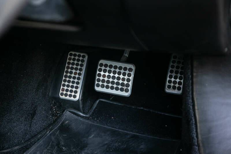 Image 27/39 of Aston Martin V12 Vanquish (2003)