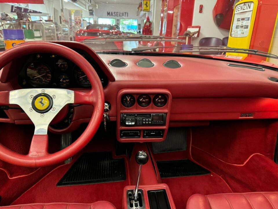 Immagine 11/19 di Ferrari 328 GTB (1988)
