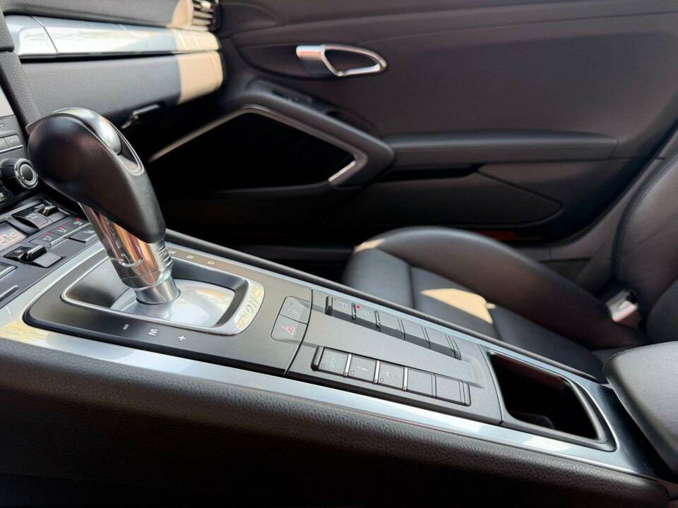 Image 17/27 of Porsche 911 Carrera (2018)