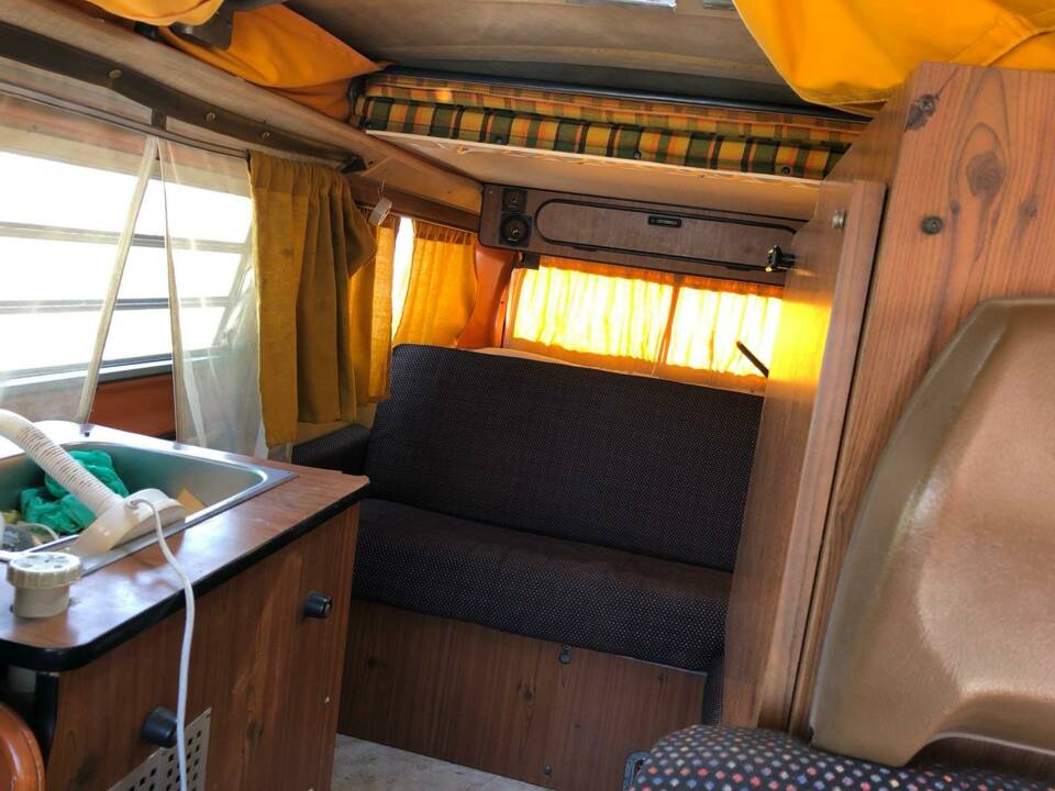 Afbeelding 11/11 van Volkswagen T2b Camper (1977)
