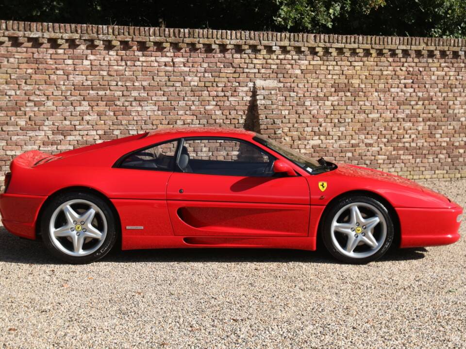 Bild 26/50 von Ferrari F 355 Berlinetta (1996)
