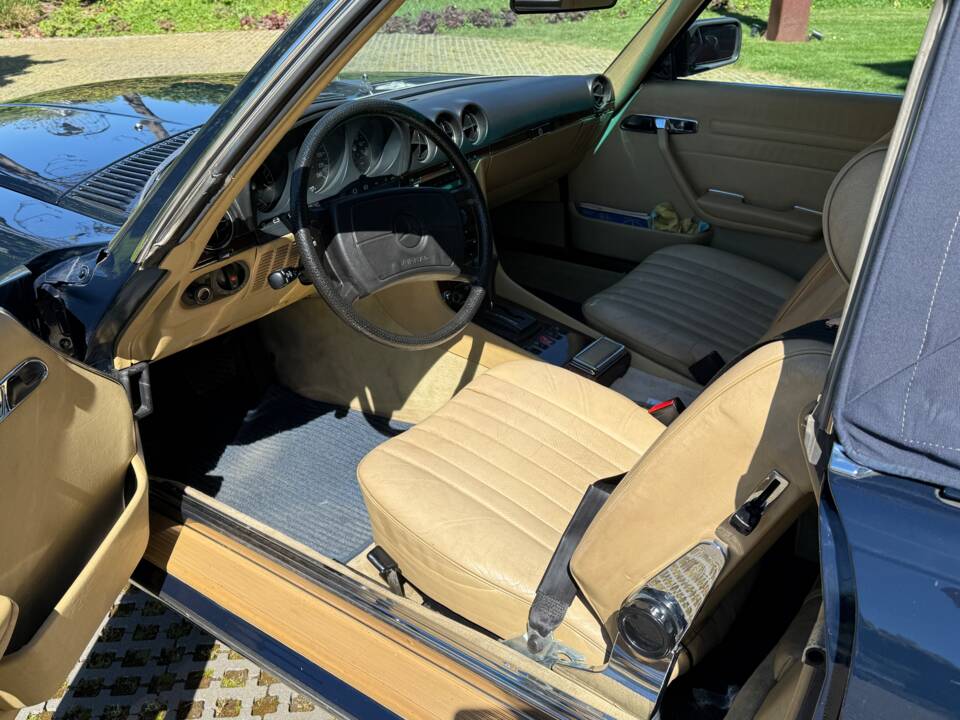 Image 17/38 de Mercedes-Benz 280 SL (1982)