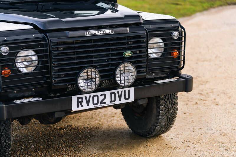 Immagine 23/50 di Land Rover Defender 90 Td5 (2002)