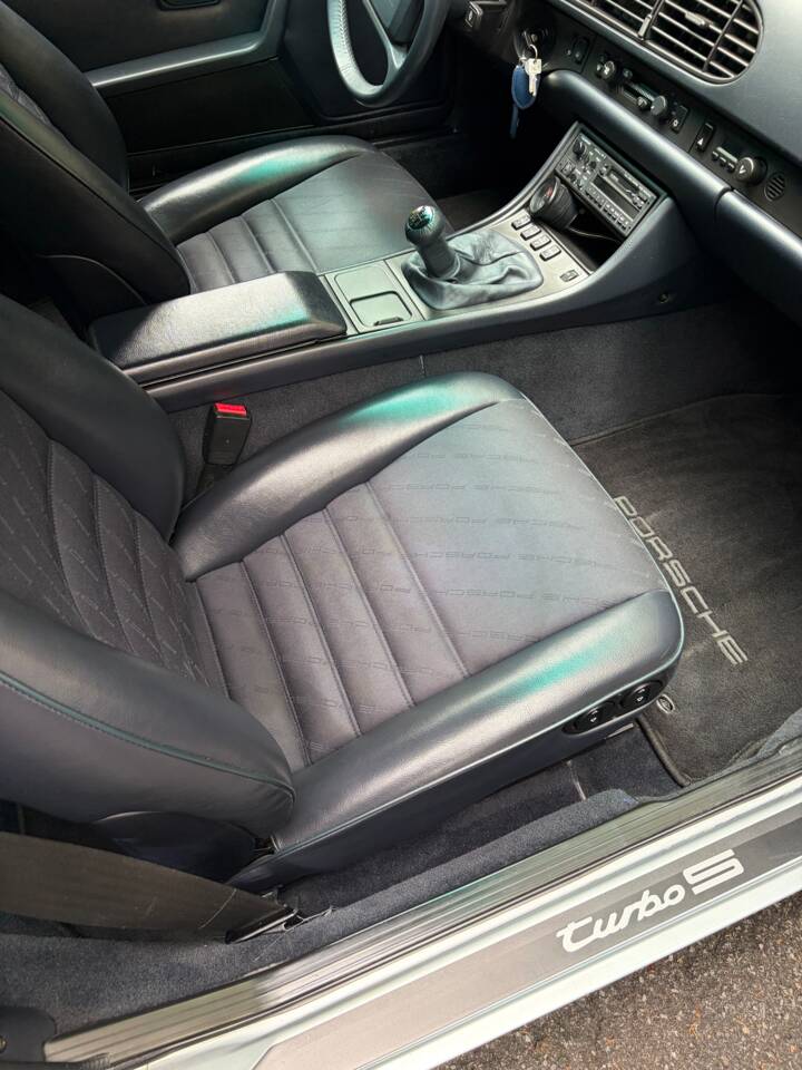 Image 61/98 of Porsche 944 Turbo S (1988)